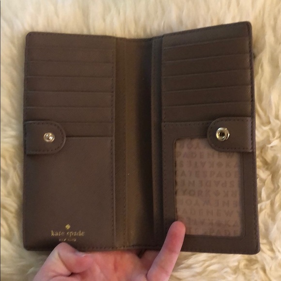 Kate Spade Wallet - Picture 4 of 4